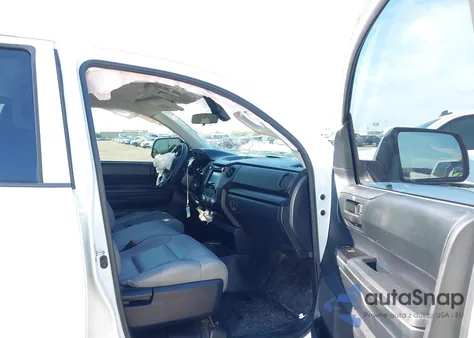 2018 Toyota Tundra Sr 4.6L V8 из США, поврежденный, VIN 5TFRM5F15JX132169